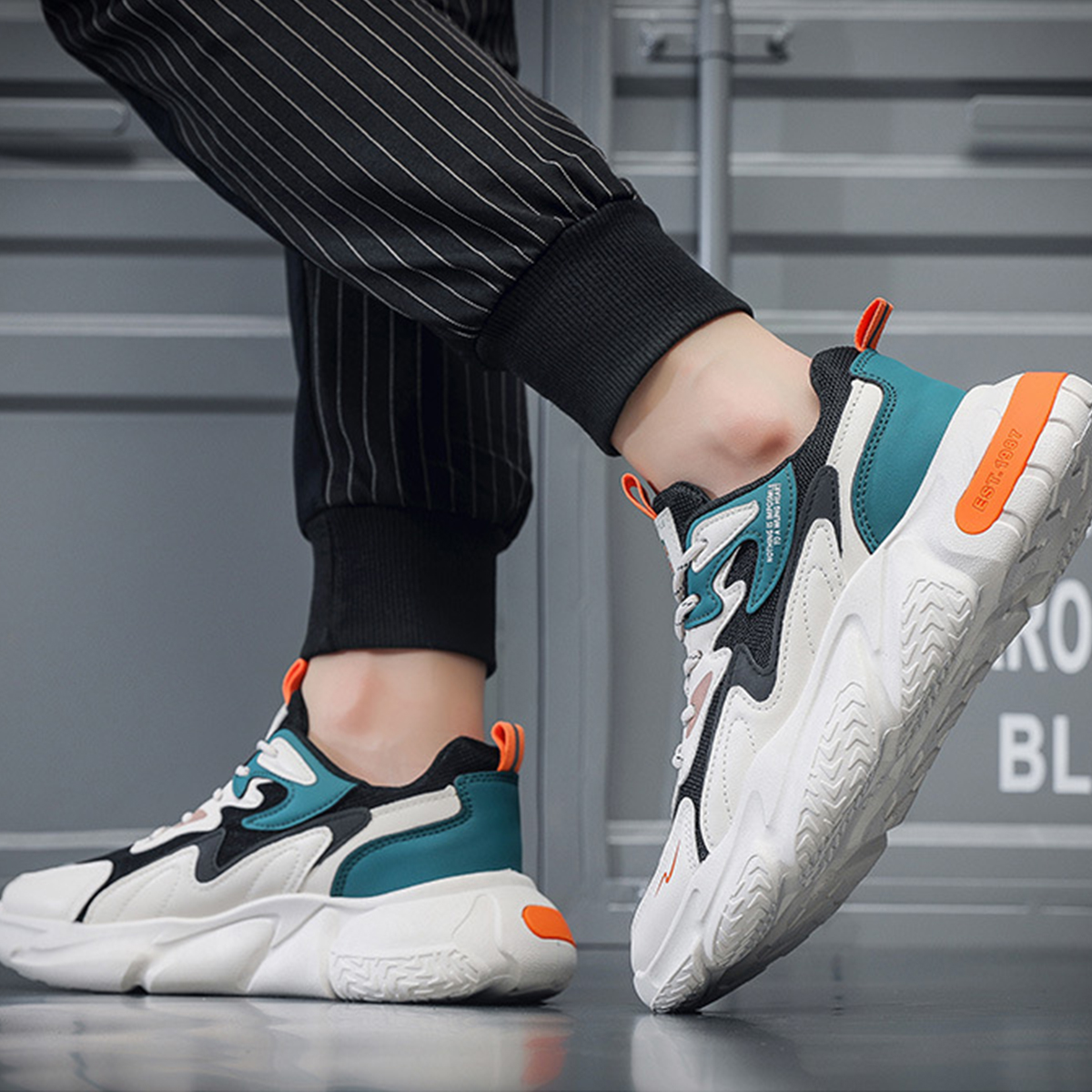 Whoppy SL37 Sepatu Sneakers Pria Import (FREE BOX) - Discontinue