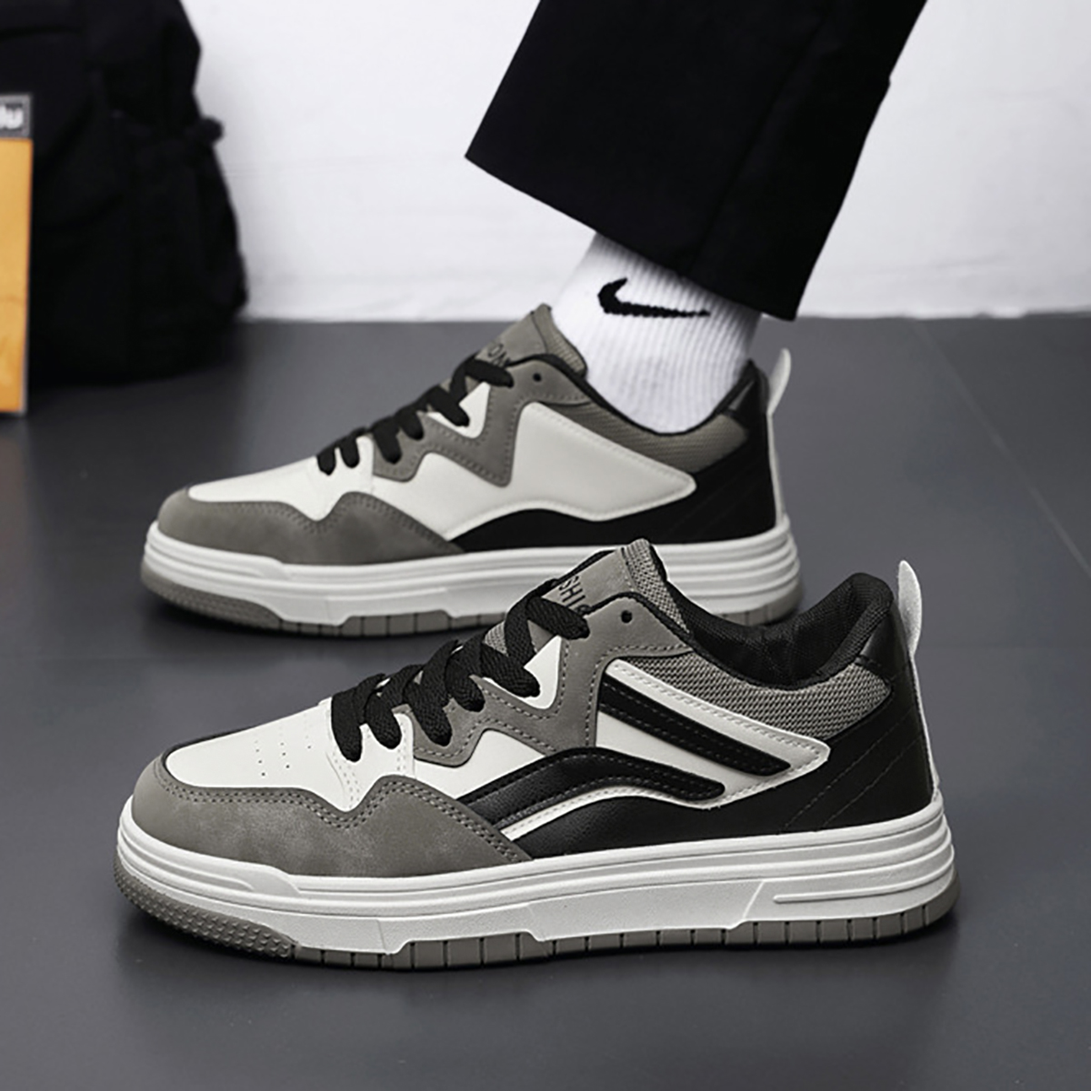 Whoppy SL53 Sepatu Sneakers Pria Import (FREE BOX)