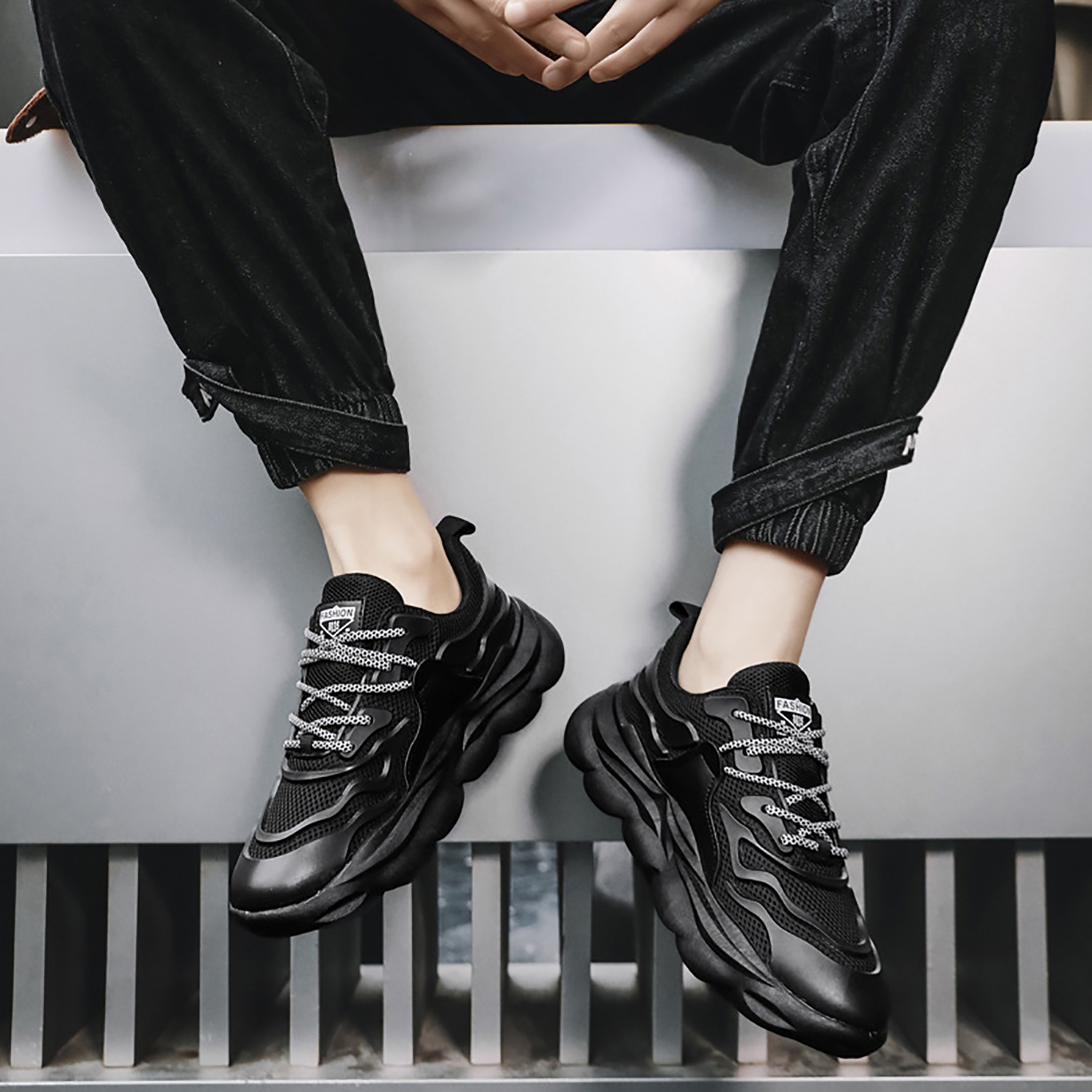 Whoppy SL50 Sepatu Sekolah Pria Import (FREE BOX)